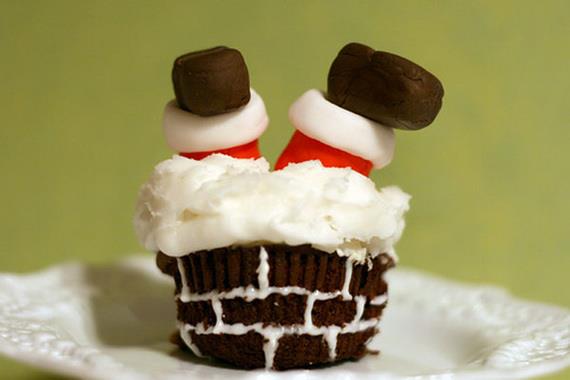 Santa stuck in chimney Christmas creative cupcakes