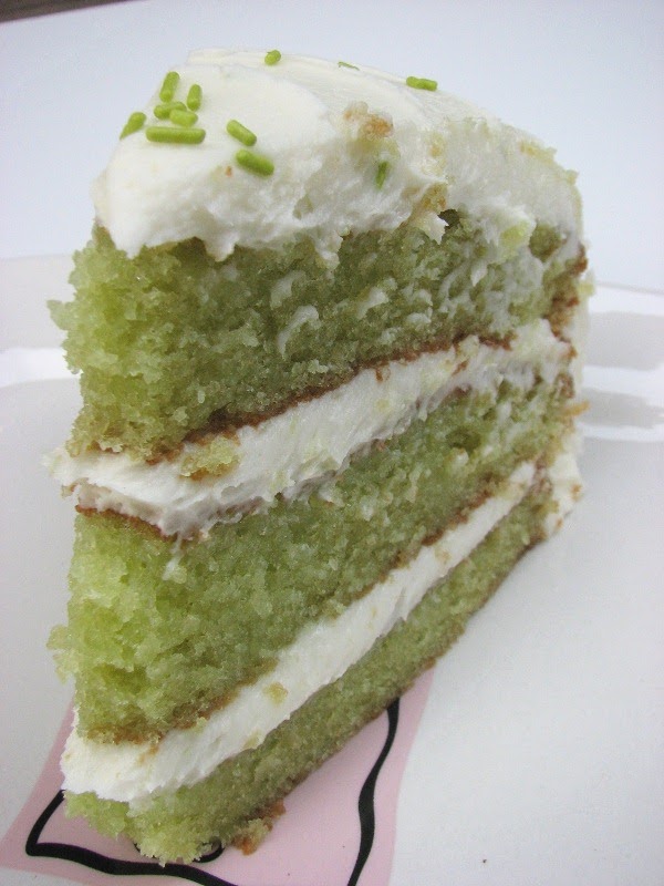Trisha Yearwood's Key Lime Cake