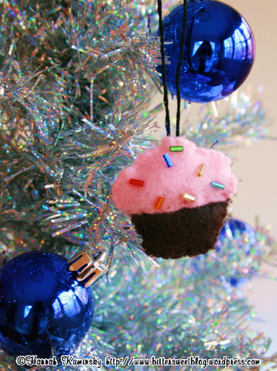 Pink Christmas tree decoration creative cupcakes