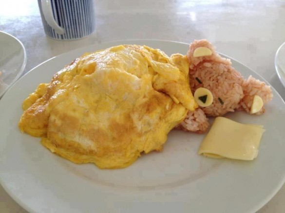 Sleepy rice bear in an egg blanket - teddy-bear-breakfast2