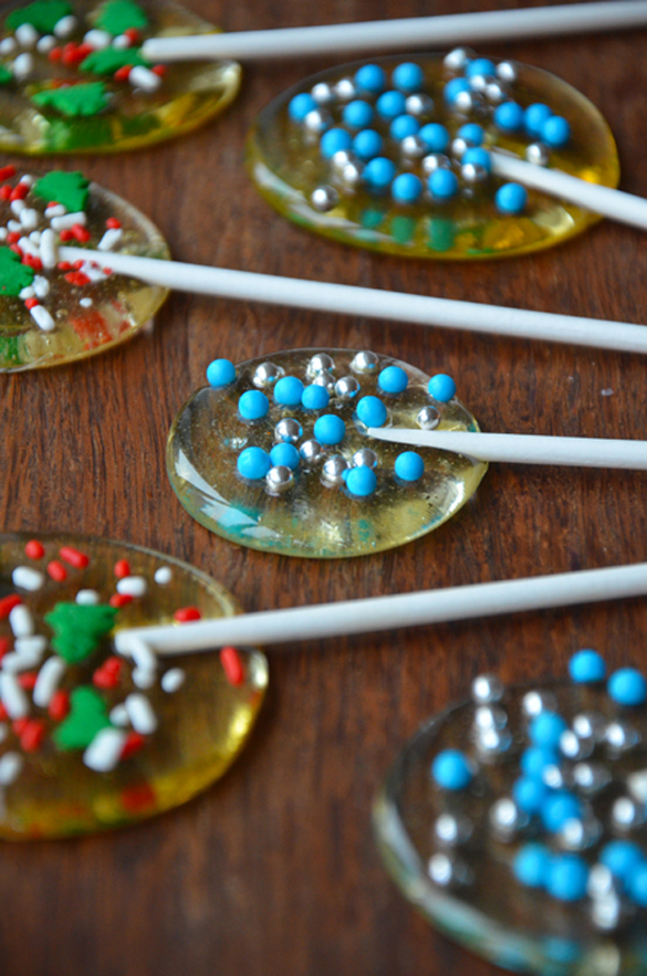 Homemade Holiday Lollipops3