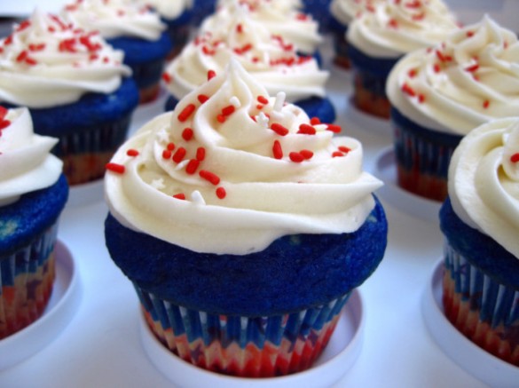 Celebrating the red, white, and blue with cupcakes