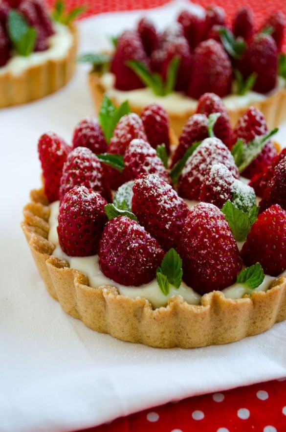 Strawberry Pie with Vanilla Pudding