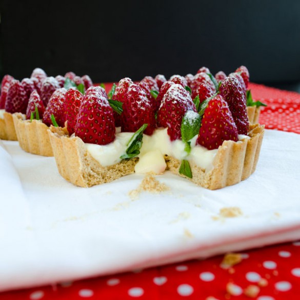 Strawberry Pie with Vanilla Pudding