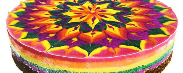 Hypnotizing Mandala Cakes made of raw vegan ingredients by Stephen McCarty