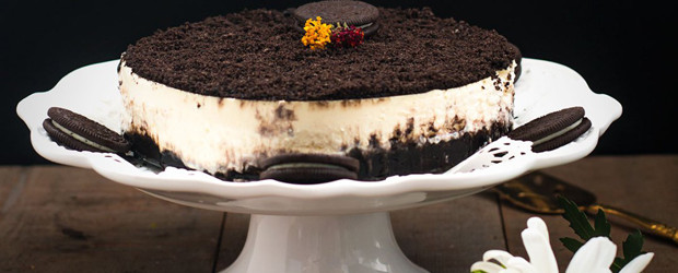Outdoor Party Planning Ideas, Tips, Checklist and Recipes - OREO Cookies Cheesecake