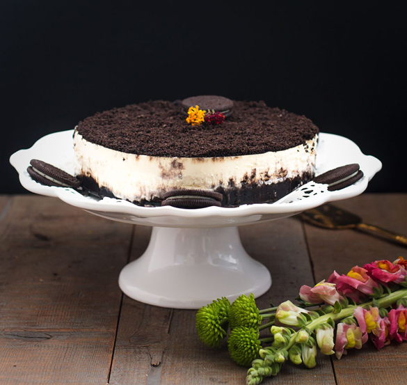 Outdoor Party Planning Ideas, Tips, Checklist and Recipes - OREO Cookies Cheesecake