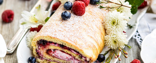 Paleo Berry & Cream Cake Roll